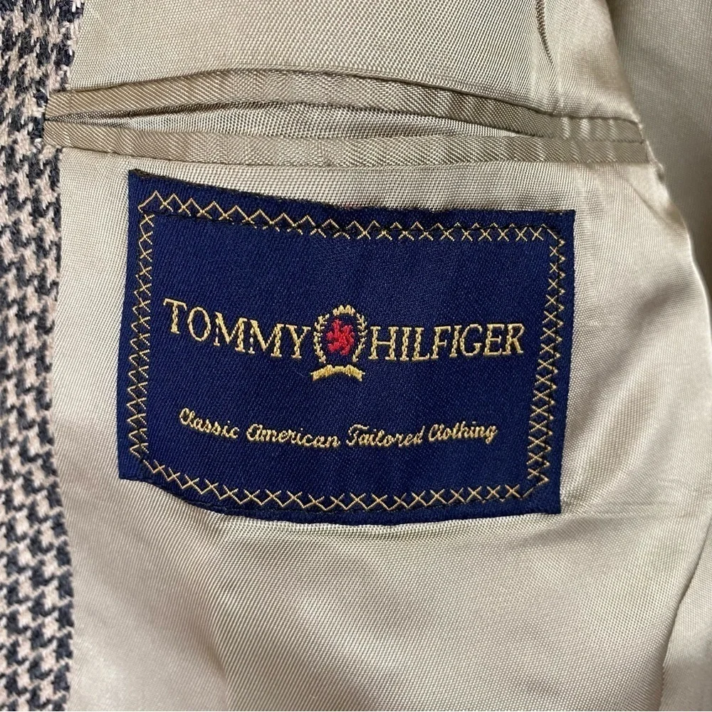 Vintage 90s Tommy Hilfiger Houndstooth Black Tan Two-Button Blazer, Size 44R‎